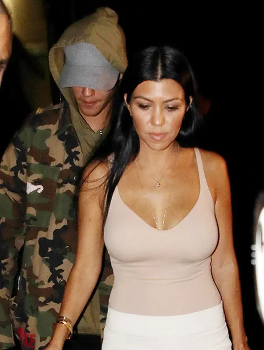 “Pasangan ini bertemu dalam satu atau dua kali dalam satu minggu di rumah yang dirahasiakan di kawasan San Fernando Valley,” ucap sumber pada OK! Magazine yang dilansir Hollywood Life, pada Rabu (22/3). (doc. HollywoodLife)