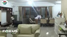 Penggeledahan rumah mewah milik bos travel perjalanan umroh Abu Tours dilakukan tujuh penyidik dari Polda Sulawesi Selatan.