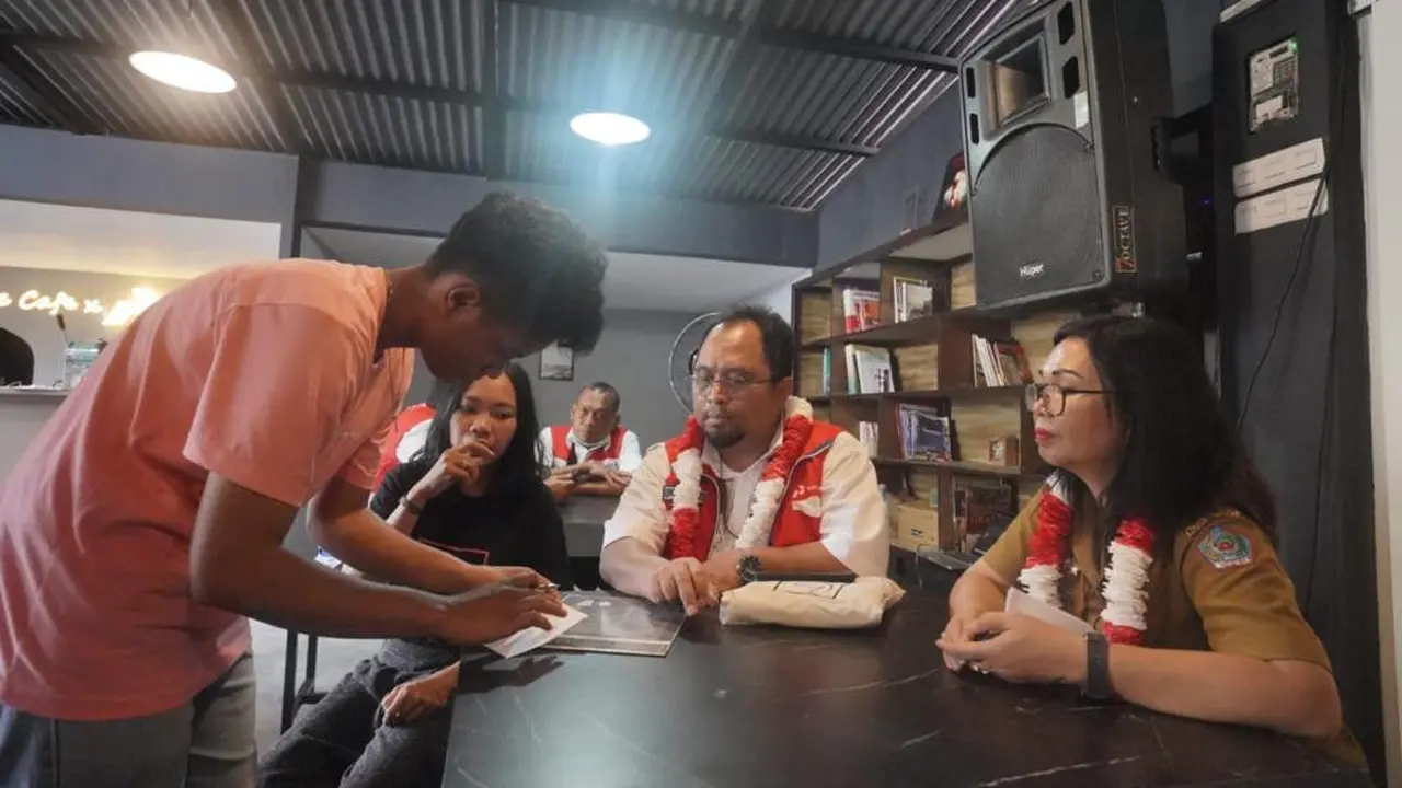 Cue Cafe dan Gallery Kaleb dikelola komunitas Tuli Peduli Bitung (Kaleb)