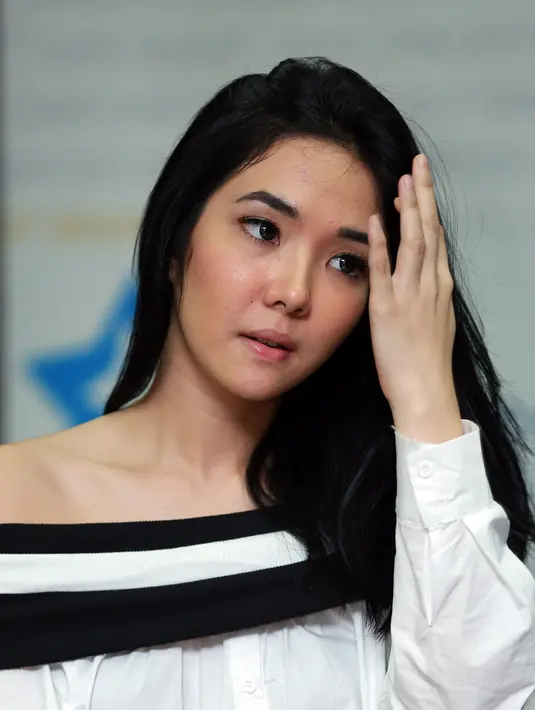 Teror bom yang menggegerkan ibu kota beberapa hari lalu membuat banyak orang menjadi lebih waspada dan berhati-hati dalam melakukan aktivitas. Tak terkecuali bagi penyanyi cantik Gisella Anastasia. (Deki Prayoga/Bintang.com)