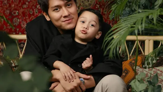 Abadikan kehamilan Lesti Kejora, Rizky Billar bagikan foto spesial keluarga. (credit: instagram.com/