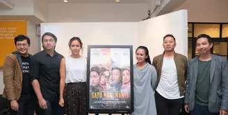 Industri perfilman Indonesia selalu diwarnai dengan hadirnya film-film terbaru karya anak negeri. Sebentar lagi, akan kembali hadir film Indonesia yang berjudul Satu Hari Nanti, dan dibintangi oleh bintang ternama. (Adrian Putra/Bintang.com)