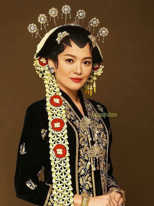 6 Editan Foto Seleb Dunia Pakai Busana Pengantin Adat Jawa, Kelewat Unik