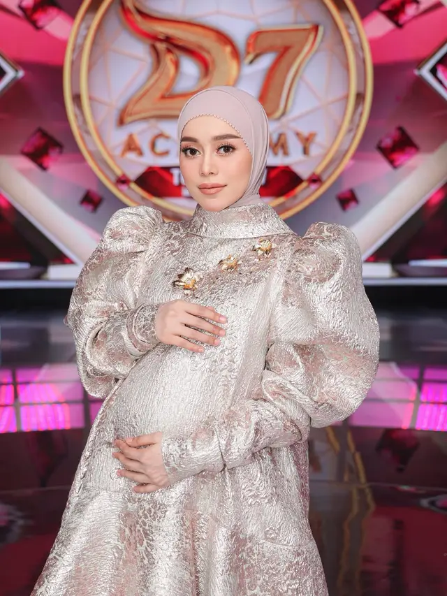 Gaya Dress Lesti Kejora/ Instagram @lestikejora