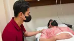 Meski memakai masker hitam, wajah Verrell Bramasta terlihat sangat lelah. Momen liburan Verrell Bramasta di Bali ternyata tak berjalan mulus. Pasalnya, Verrell justru jatuh sakit karena mengalami Bali Belly. (Liputan6.com/IG/@athallanaufal7)