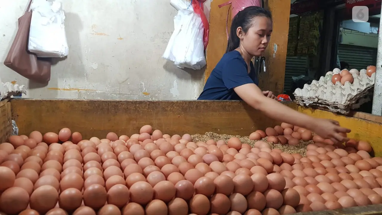 Penjual telur di Pasar Rumput