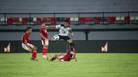 Pertandingan antara Timnas Indonesia versus Timor Leste hari Kamis (27/01/2022). (Maheswara Putra/Bola.com)