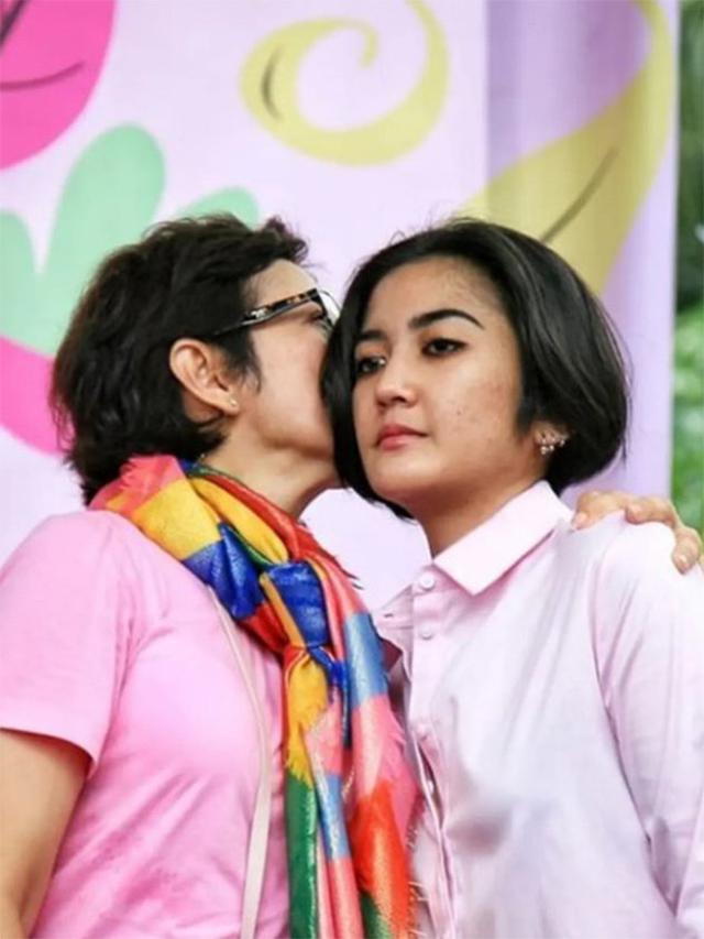 [Fimela] Nurul Arifin dan Maura Magnalia