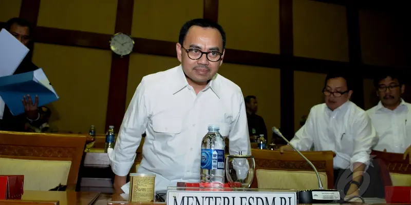 Menteri ESDM dan Komisi VII Gelar Rapat Kerja di Senayan