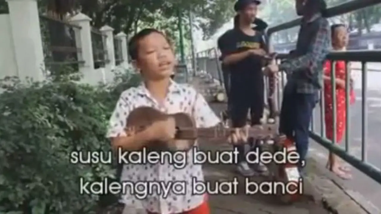Lirik Lagu Pengamen Ini Sukses Bikin Netizen Ngakak Jumpalitan!