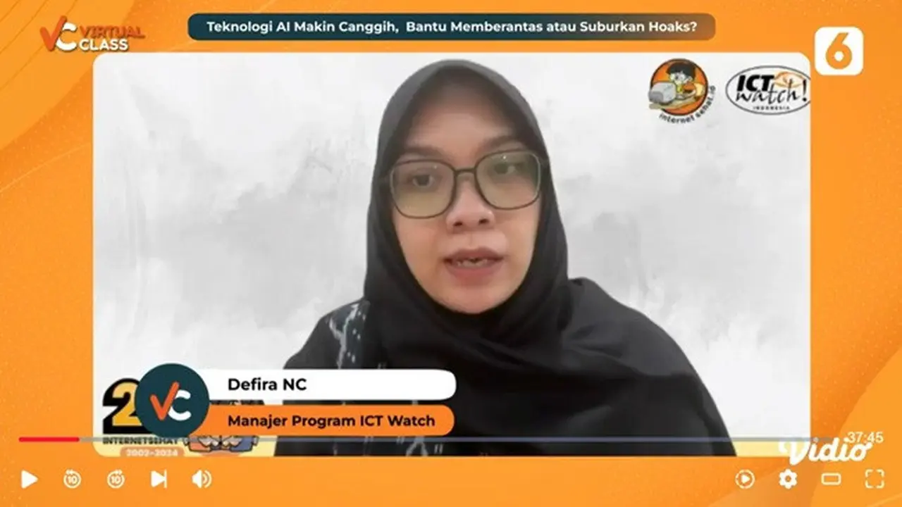 Manajer Program ICT Watch, Defira NC saat menjadi narasumber dalam acara Virtual Class Liputan6.com.