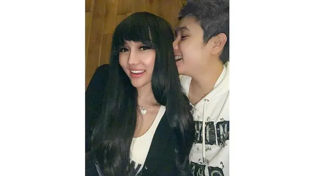 Sebut Penghasilan 500 Juta per Bulan, Ini 5 Potret Lucinta Luna Tampil Sederhana