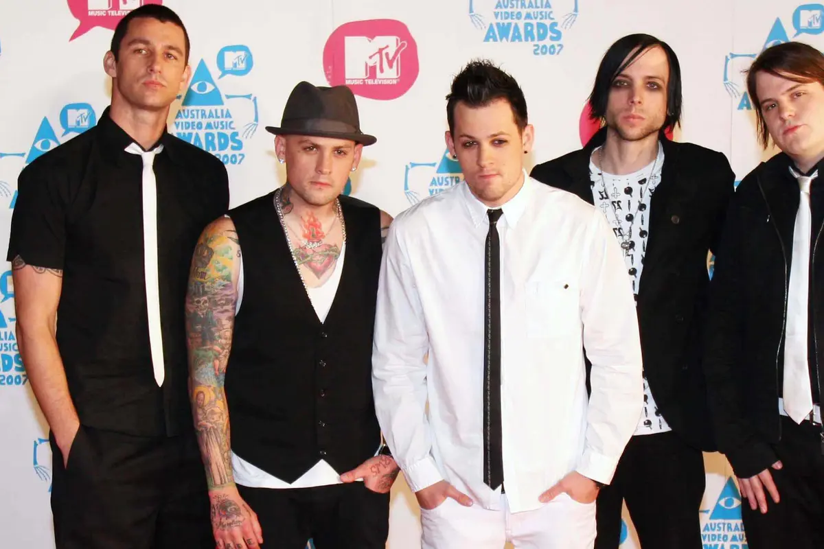 Game On, Kolaborasi Unik Good Charlotte dan Waka Flocka Fame