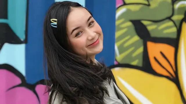 Single Pertamanya Jadi Trending di Youtube, Ini Pesona Penyanyi Cantik Chintya Gabriella