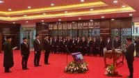Menteri Energi dan Sumber Daya Mineral (ESDM) Bahlil Lahadalia melantik tiga pejabat Satuan Kerja Khusus Pelaksana Kegiatan Usaha Hulu Minyak dan Gas Bumi (SKK Migas).(Foto: Liputan6.com/Maulandy R)