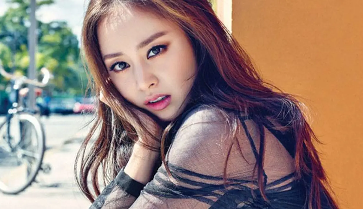 Kim Tae Hee merupakan artis cantik yang sudah malang melintang di dunia hiburan Korea. Kabarnya wajah cantiknya bukan hasil dari operasi plasitk. (Foto: allkpop.com)