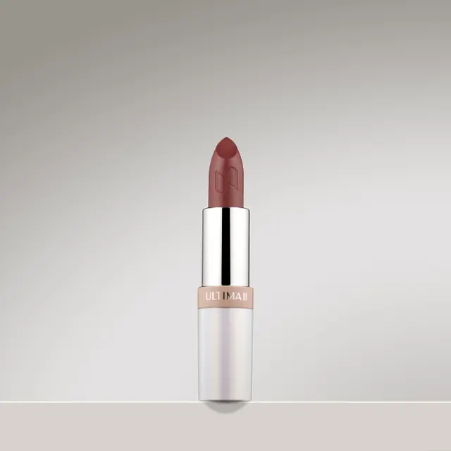 Bibir Bebas Kering dengan Lipstik Terbaru Ini