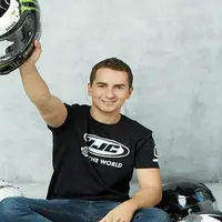 Koleksi helm Jorge Lorenzo sang jawara MotoGP Le Mans 2015.