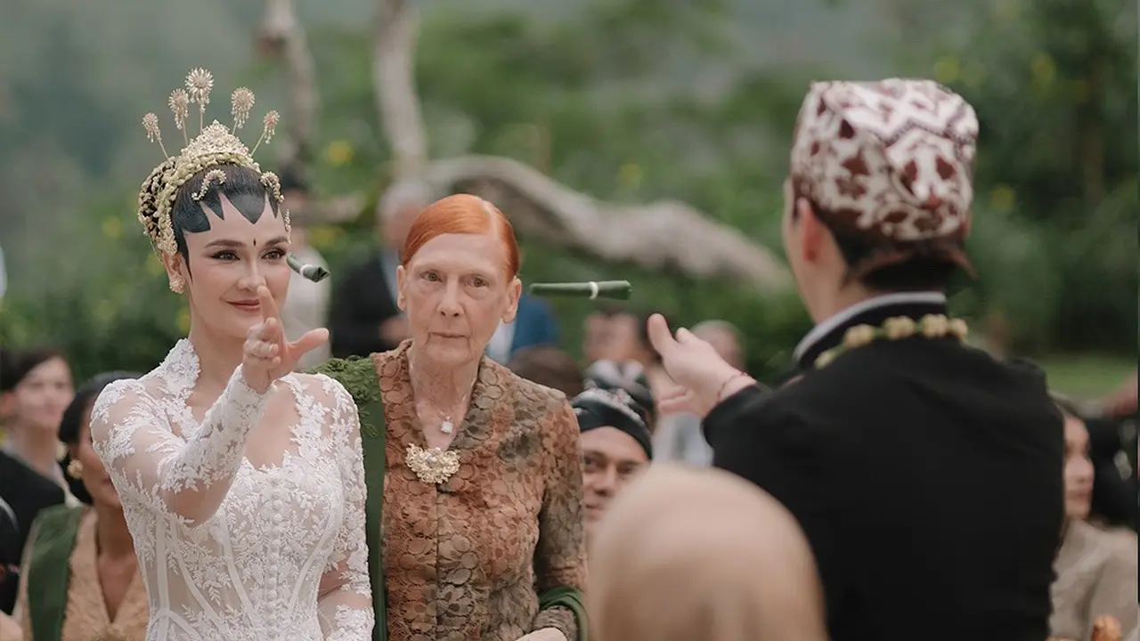 Pesona Luna Maya Jadi Pengantin Yogyakarta, Tampil Anggun dengan Paes Ageng dan Aksesori yang Dirancang Hanya 3 Minggu