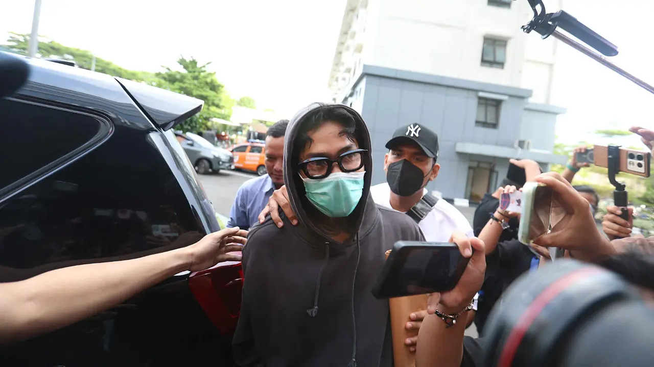 Kembali dari BNNP DKI Jakarta, Onad Membisu