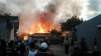 Kebakaran pabrik kayu di Majenang, Cilacap. (Foto: Liputan6.com/Muhamad Ridlo)