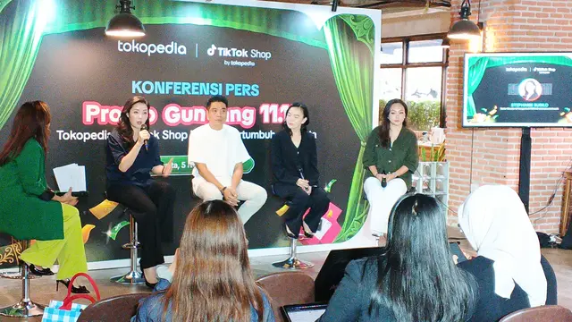Sesi talkshow konferensi pers promo guncang 11.11