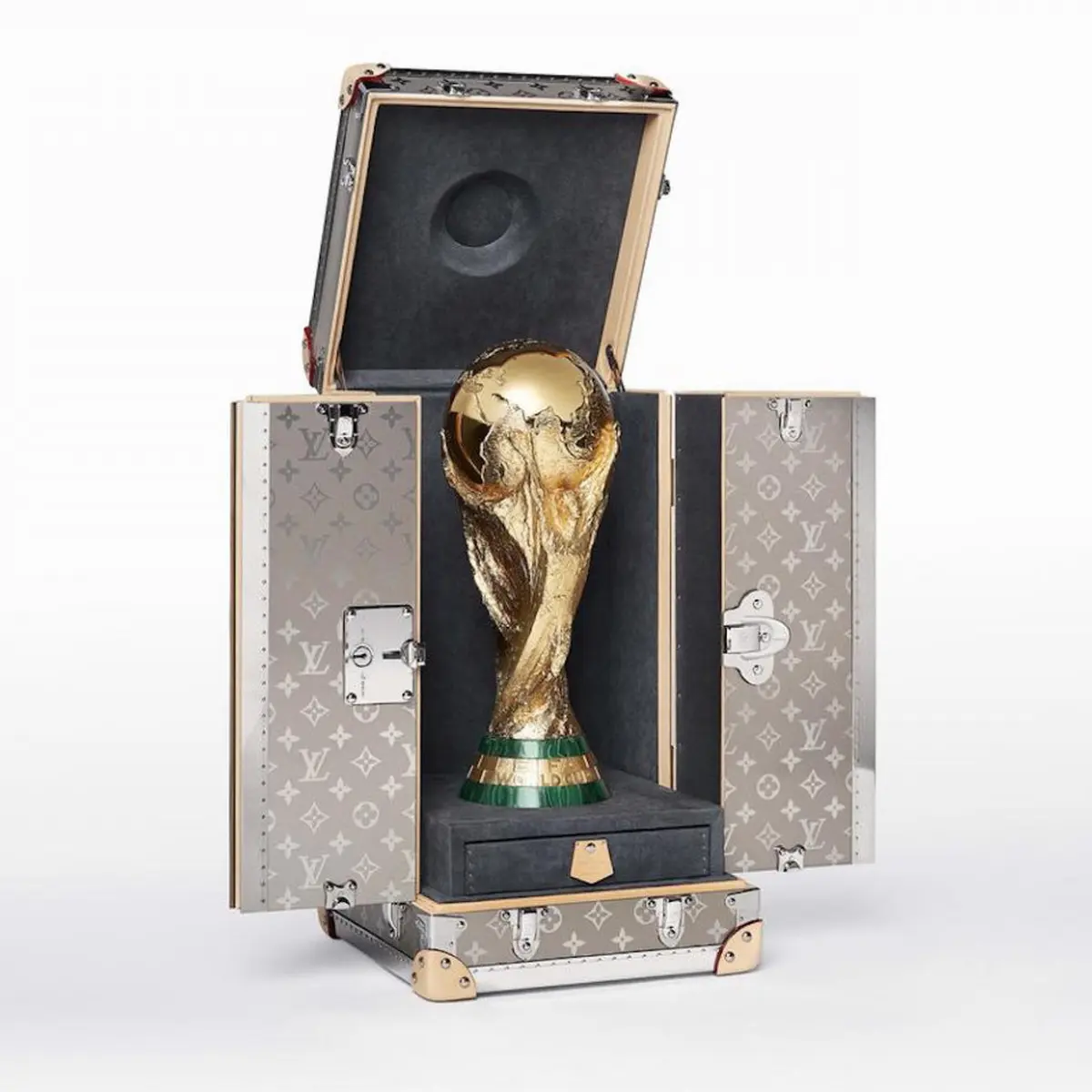 Kotak Penyimpan Piala Dunia Dibuat Oleh Louis Vuitton, Kemenangan