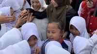 Istri calon Presiden (Capres), Ganjar Pranowo, Siti Atiqoh Supriyanti sowan ke Pondok Pesantren Gelar Peuteuycondong, Kec. Cibeber, Kabupaten Cianjur, Jawa Barat, Senin (4/12/2023).