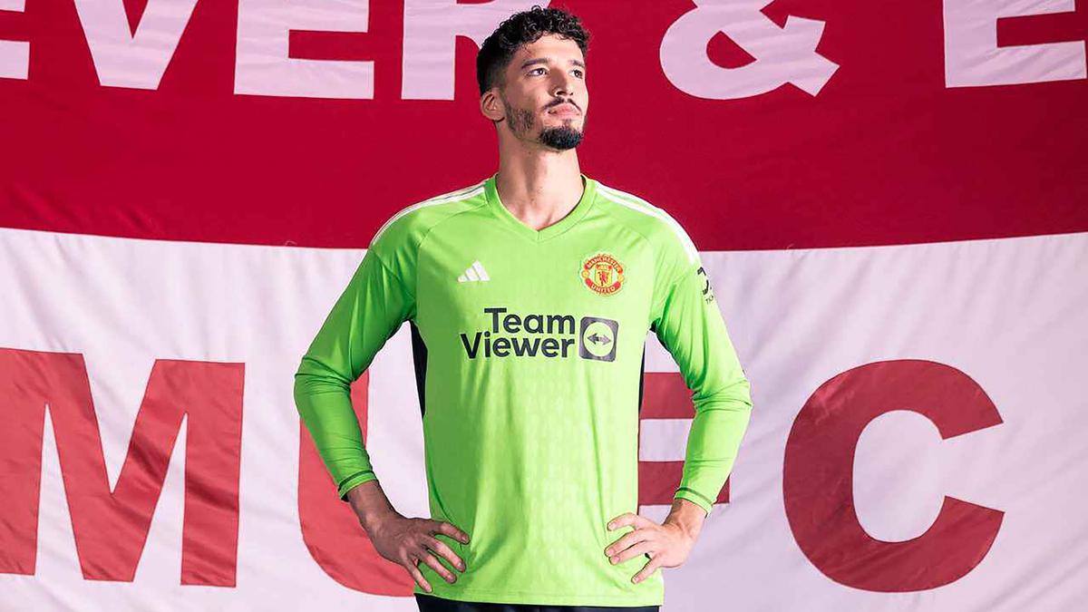 Onana Beri Pujian pada Altay Bayindir atas Penampilannya yang Gemilang saat Membantu MU Menghentikan Arsenal di Piala FA