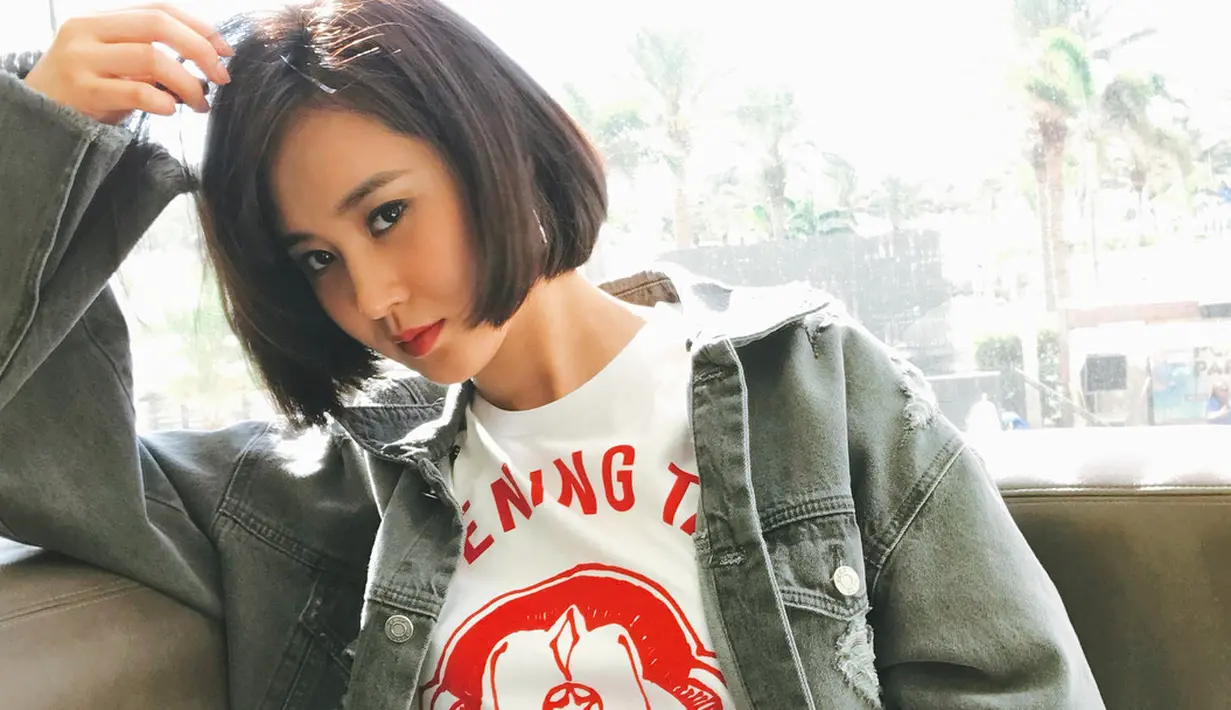 Baru-baru ini Yuri menjalani sebuah wawancara, dalam kesempatan tersebut ia mengungkapkan sosok yang ia idolakan. Dan ternyata sosok yang ia idolakan adalah orangtuanya sendiri. (Foto: instagram.com/yulyulk)