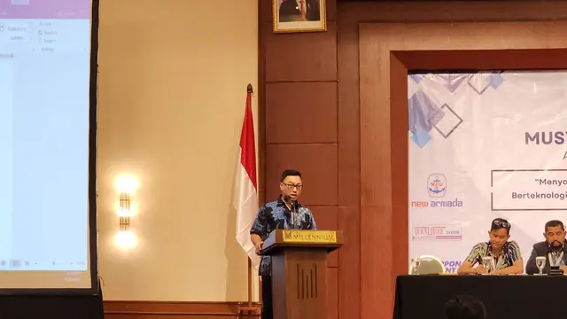 Ketua Umum Asosiasi Karoseri Indonesia (Askarindo)  Jimmy Tenacious