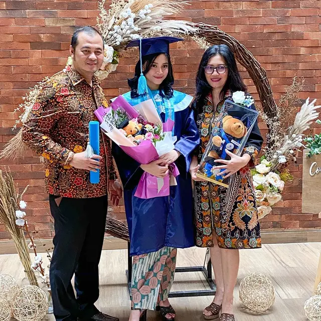 7 Potret Kelulusan Yoriko Angeline, Dapat Beasiswa Sejak SD Hingga Lulus SMA