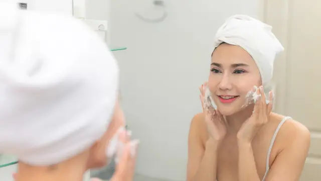 Bye Kusam, Begini Trik Mengontrol Kilap pada Pemilik Wajah Berminyak