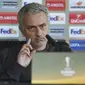 Jose Mourinho tak ingin membeda-bedakan status kiper MU di Liga Europa. (AFP / PAUL ELLIS)