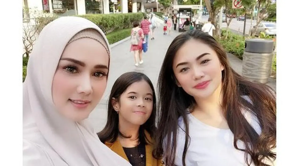 <p>Ibu dan anak ini kerap terlihat harmonis, Tiara kerap membagikan momen sedang bersama. [Foto: Instagram Mulan Jameela]</p>