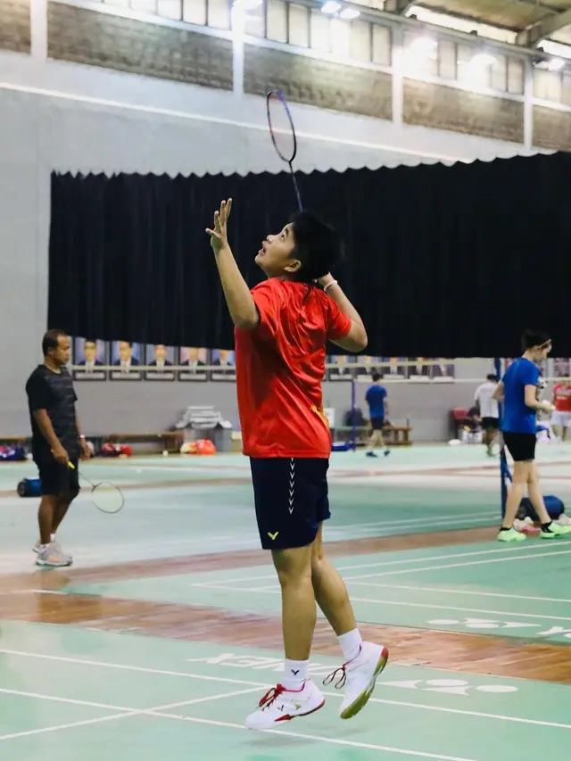 6 Potret Putri Syaikah, Atlet Badminton yang Disebut Saudara Kembar Apriyani Rahayu