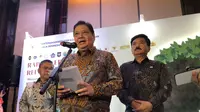 Menko Perekonomian Airlangga Hartarto, tetap optimis Indonesia akan menjadi negara maju pada 2045. Pernyataan tersebut menanggapi perkiraan LPEM FEB UI yang menyebut Indonesia akan kesulitan menuju negara maju.