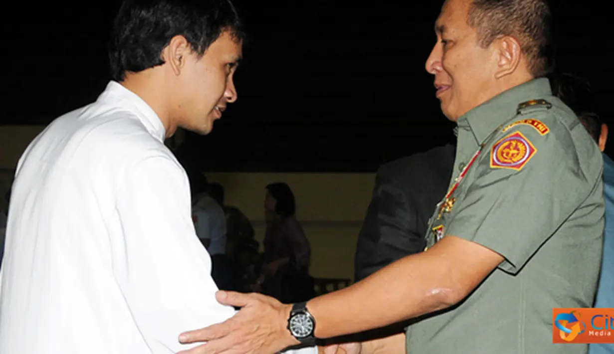 Citizen6, Cilangkap: Perayaan Natal bersama tersebut antara lain dihadiri oleh para Pejabat di lingkungan Mabes TNI dan Angkatan, diakhiri dengan saling memberikan ucapan selamat. (Pengirim: Badarudin Bakri)