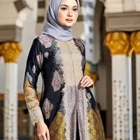 Rekomendasi Model Gamis Brokat Belah Tengah (Sumber: Meta AI)