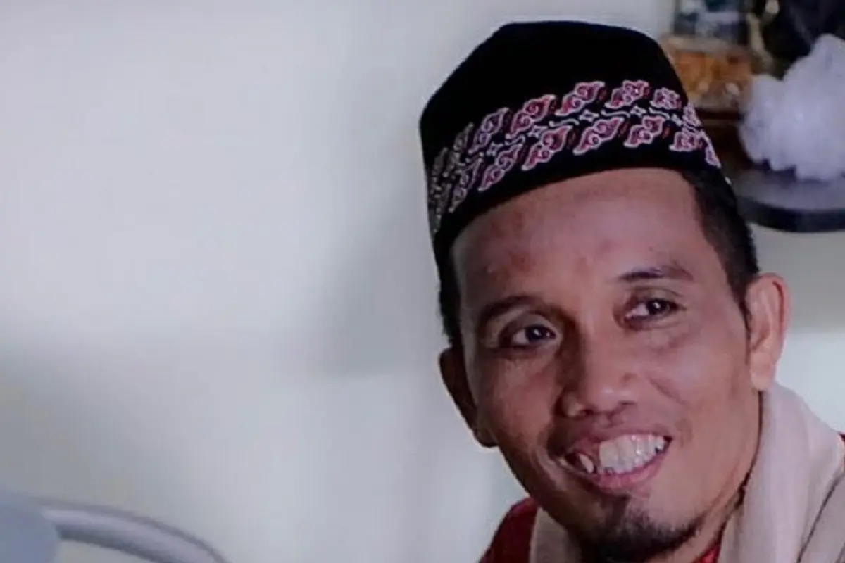 Ustaz Maulana dan istri