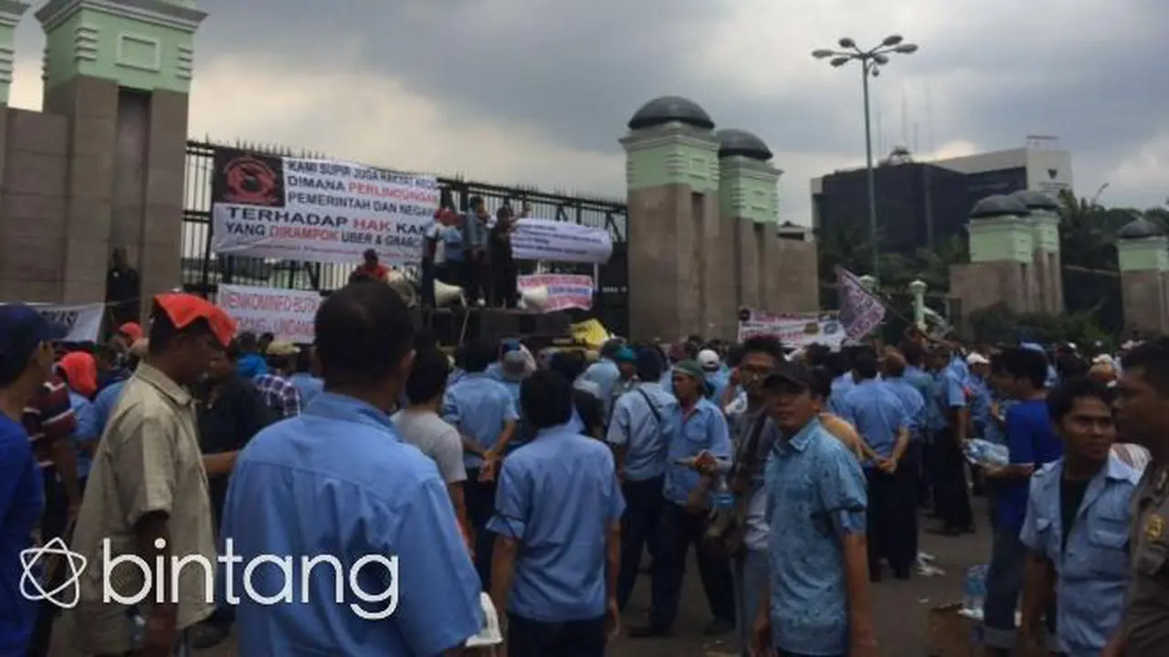 Pengakuan Sopir Taksi Biru: Ikut Demo Bentuk Solidaritas