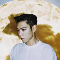 Akan sibuk dengan kegiatan wajib militernya, tentu saja TOP harus merelakan panggung musik dan dunia hiburannya, serta meninggalkan para penggemarnya untuk sementara waktu. (Instagram/choi_seung_hyun_tttop)