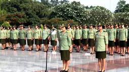 Dalam rangka HUT ke-53 Kowad, sebanyak 400 Koprs Wanita Angkatan Darat (Kowad) melaksanakan ziarah di TMPN Kalibata Jakarta, Jumat (19/12/2014). (Dok.Puspen TNI)