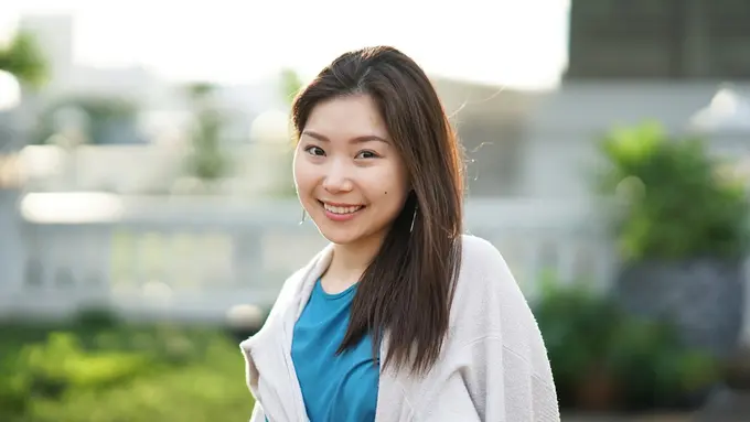 senyum santai baik cantik