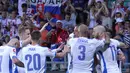 Para pemain Slowakia merayakan gol pertama yang dicetak Kornel Salata. (Bola.com/Reza Khomaini)