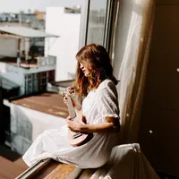 ilustrasi wanita galau / copyright unsplash.com/ Anthony Tan