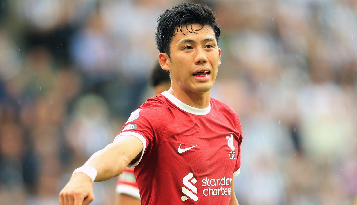 Gelandang bertahan Liverpool, Wataru Endo akan memperkuat Timnas Jepang di Piala Asia 2023 yang menjadi edisi keduanya di Piala Asia setelah sebelumnya juga masuk skuad Jepang pada Piala Asia 2019. Bersama Timnas Jepang ia telah mengoleksi 55 caps dengan torehan 2 gol dan 3 assist sejak melakukan debut pada 2 Agustus 2015. (AFP/Lindsey Parnaby)