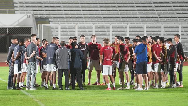 Ketua PSSI, Erick Thohir, menemui Timnas Indonesia yang sedang melakukan persiapan untuk melawan Timnas Bahrain dalam lanjutan putaran ketiga Kualifikasi Piala Dunia 2026 Zona Asia.