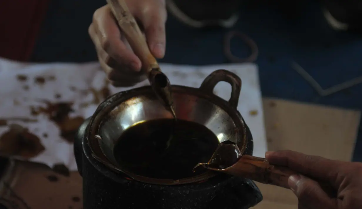 Pelatihan membatik ini bertujuan mewujudkan wirausaha yang berdaya saing dengan melaksanakan kegiatan Bimbingan Teknis (Bimtek) Wirausaha Baru Industri Kecil dan Menengah (IKM) batik. (merdeka.com/Imam Buhori)