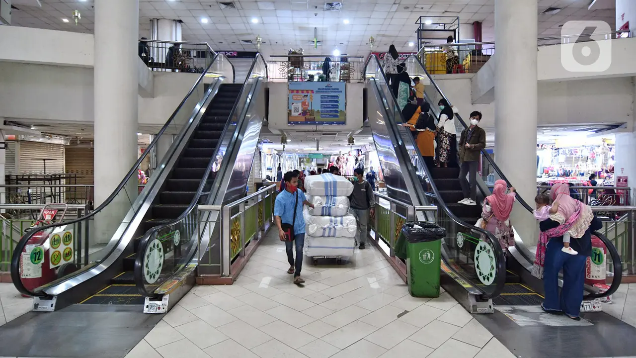 FOTO: Pasar Tanah Abang Kembali Dibuka
